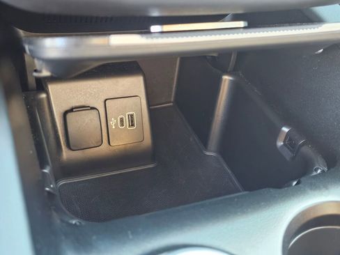 Used 2025 Ford Explorer ST-Line image 28