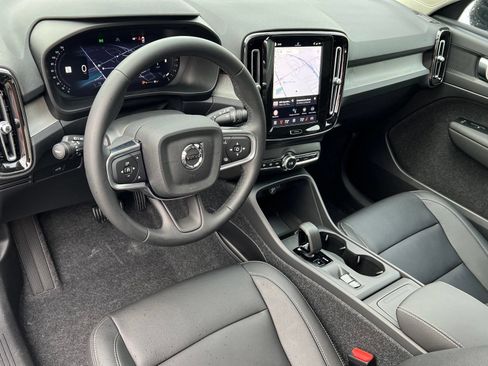 New 2026 Volvo XC40 B5 Plus w/ Protection Package Premier AWD/4WD image 13