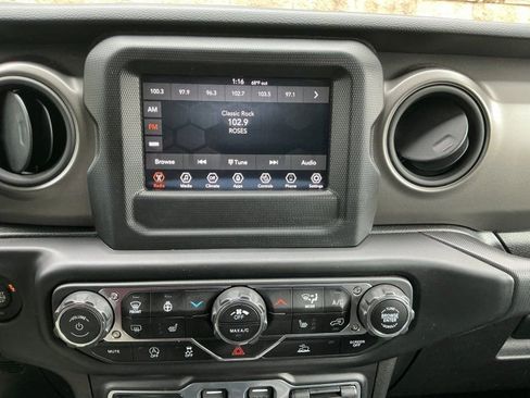Used 2022 Jeep Wrangler Sport image 18