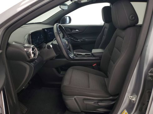 Used 2025 Chevrolet Equinox LT FWD image 13