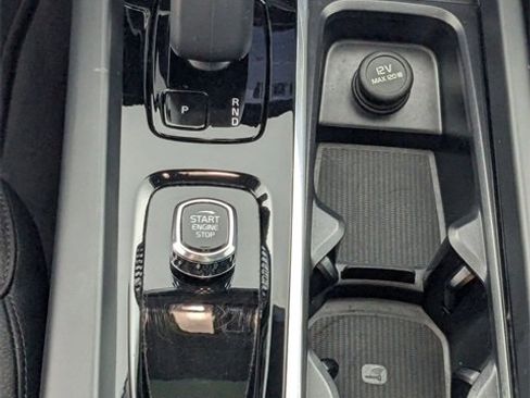 Used 2025 Volvo XC60 B5 Plus image 24