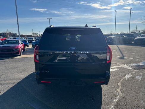 Certified 2025 Ford Expedition Active image 4