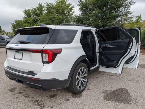 New 2025 Ford Explorer ST-Line image 8