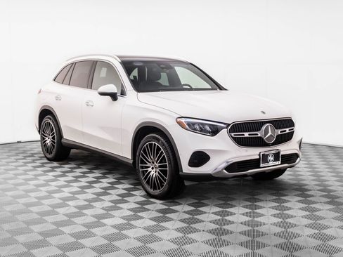 New 2026 Mercedes-Benz GLC 300 GLC 300 image 8