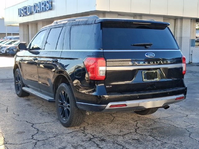 Used 2024 Ford Expedition XLT RWD image 3