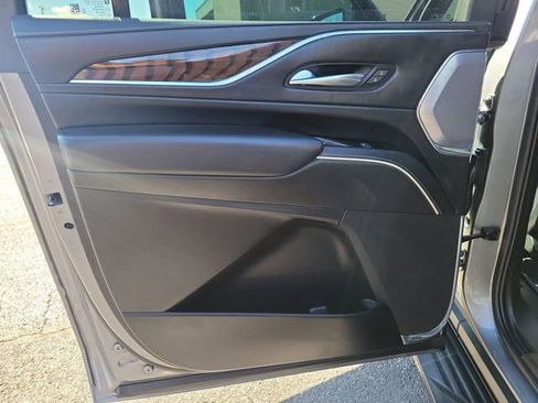 Used 2022 Cadillac Escalade ESV Sport Platinum w/ Heavy-Duty Trailer Package image 33