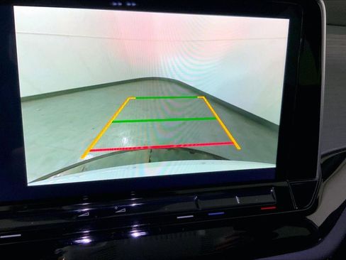 Used 2025 Volkswagen Atlas Cross Sport SE image 21