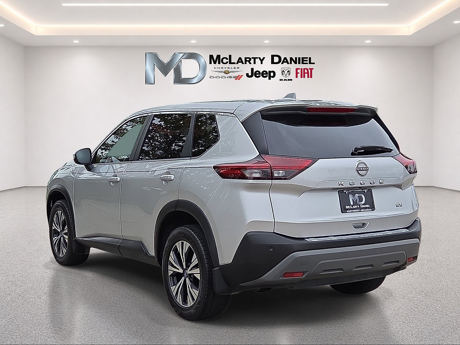 Used 2023 Nissan Rogue SV FWD image 4