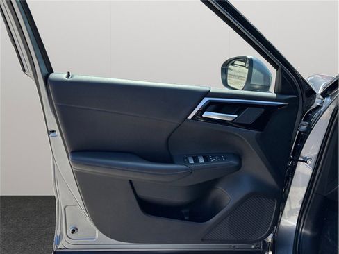 Used 2023 Mitsubishi Outlander SE image 22