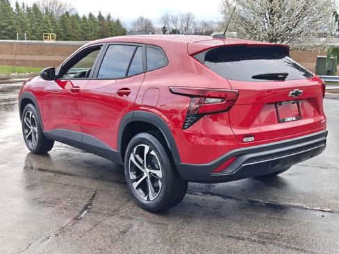 Used 2026 Chevrolet Trax RS image 8