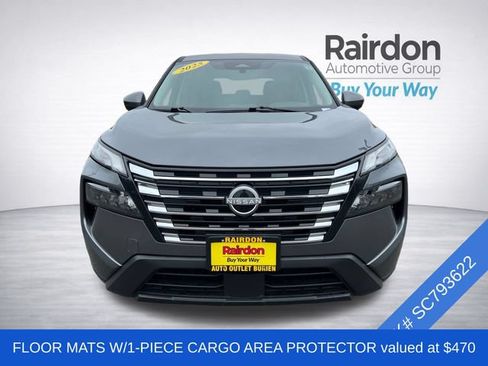 Used 2025 Nissan Rogue SV AWD/4WD image 2