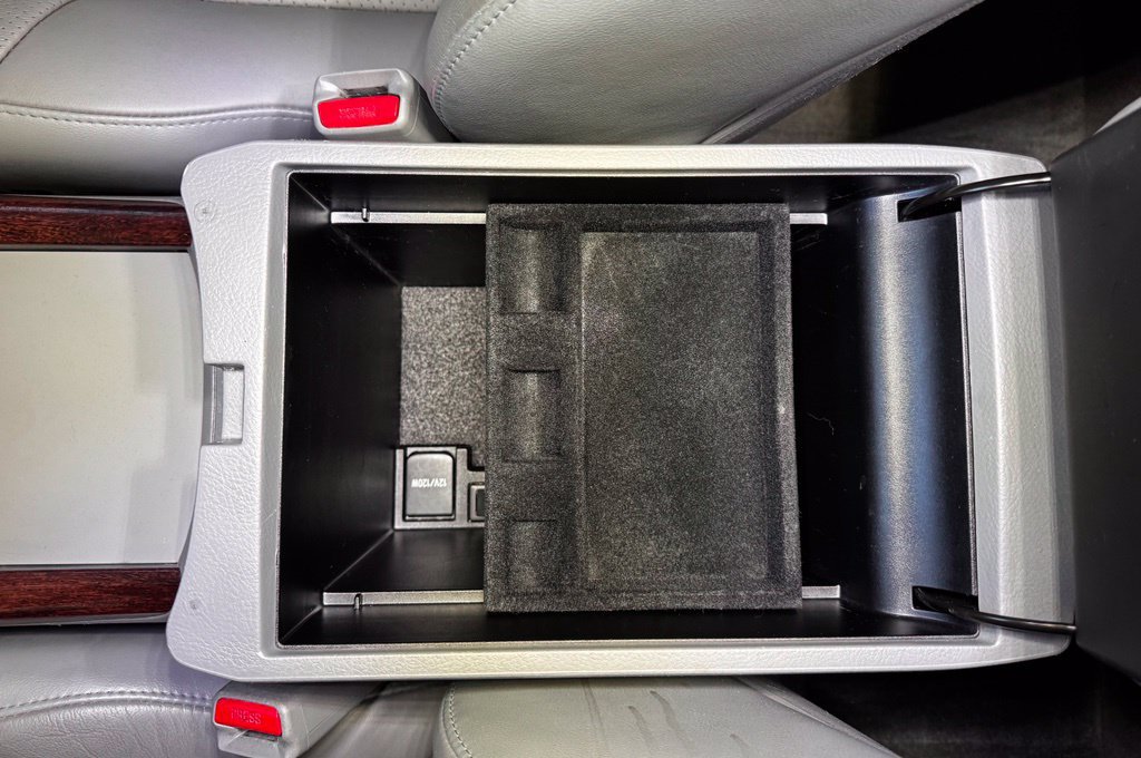 Used 2008 Toyota Avalon Limited FWD image 29
