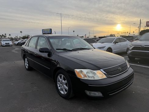 Used 2002 Toyota Avalon XLS image 11