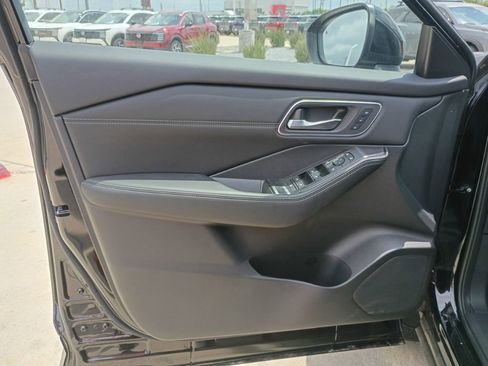 New 2026 Nissan Rogue Platinum w/ Platinum Premium Package AWD/4WD image 23