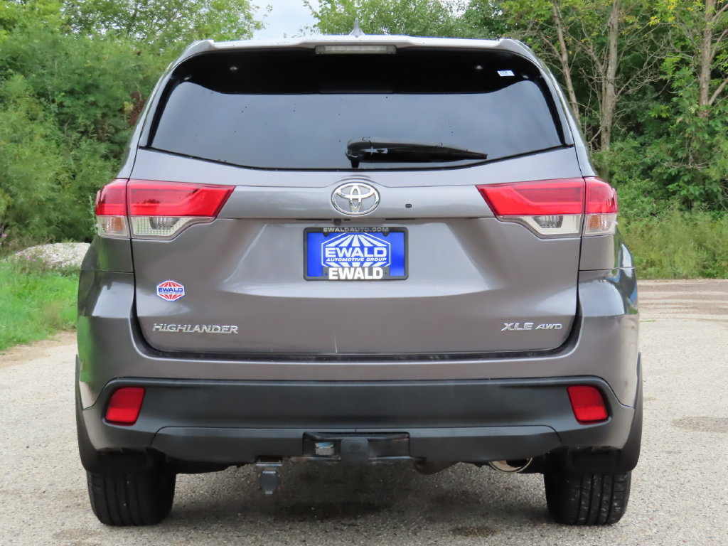 Used 2017 Toyota Highlander XLE AWD/4WD image 17