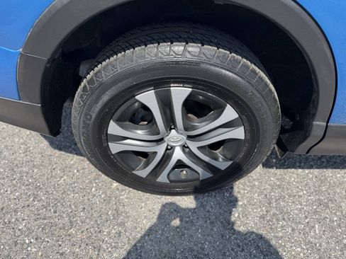 Used 2018 Toyota RAV4 LE AWD/4WD image 62