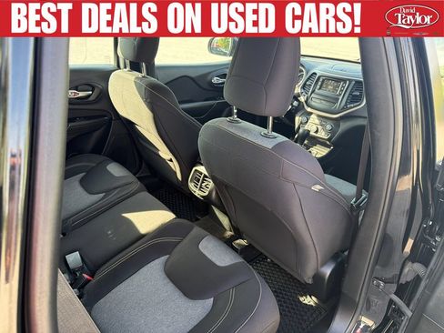 Used 2014 Jeep Cherokee Sport w/ Cold Weather Group AWD/4WD image 31