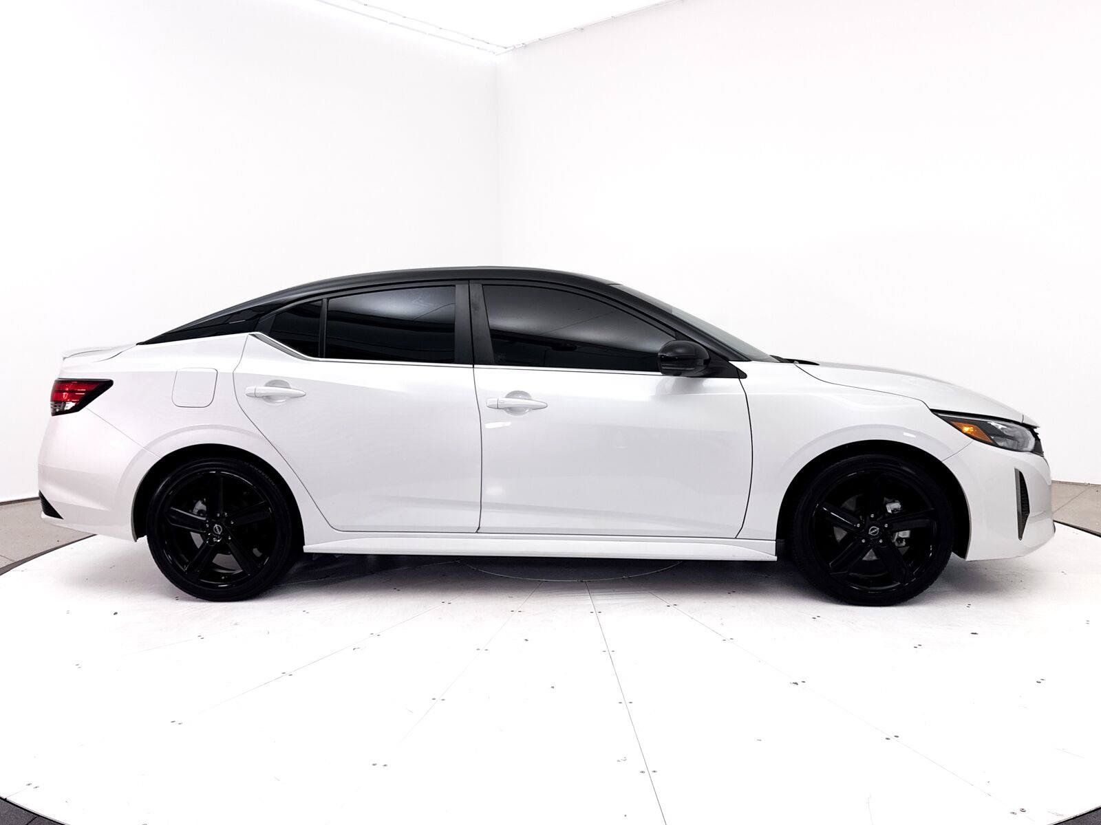 Used 2024 Nissan Sentra SR w/ SR Premium Package FWD image 40
