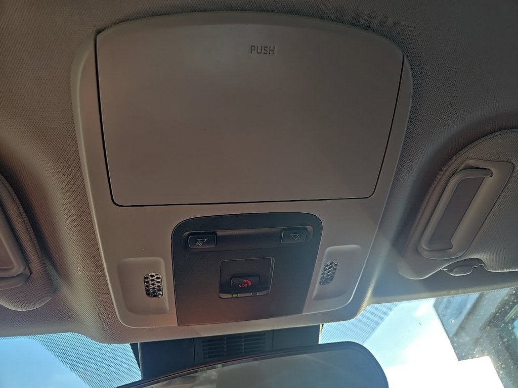 Used 2025 Toyota Camry LE FWD image 19