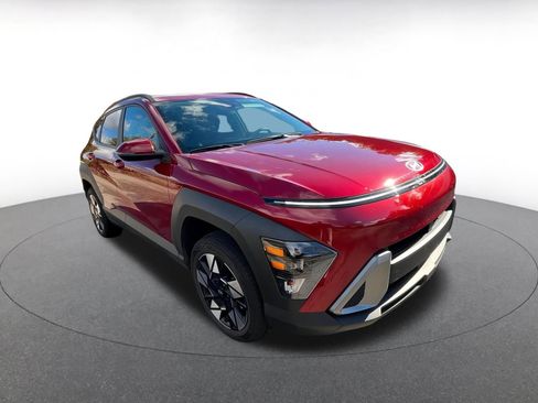 Used 2025 Hyundai Kona SEL image 1