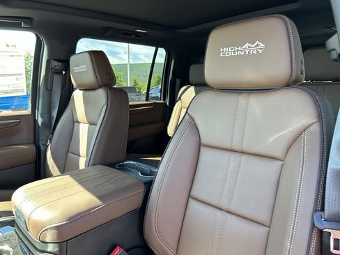 New 2026 Chevrolet Suburban High Country w/ Sun And Tow Package AWD/4WD image 23