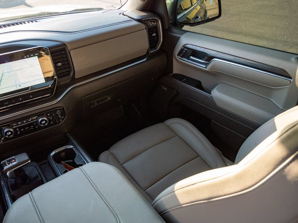 Used 2025 GMC Sierra 1500 SLT w/ SLT Premium Package AWD/4WD image 33