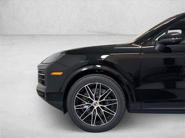 Certified 2026 Porsche Cayenne AWD/4WD image 28