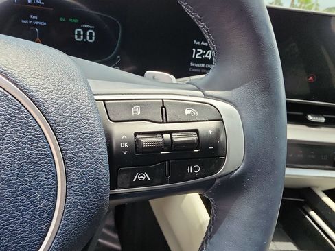 Used 2023 Kia Sportage EX AWD/4WD image 15