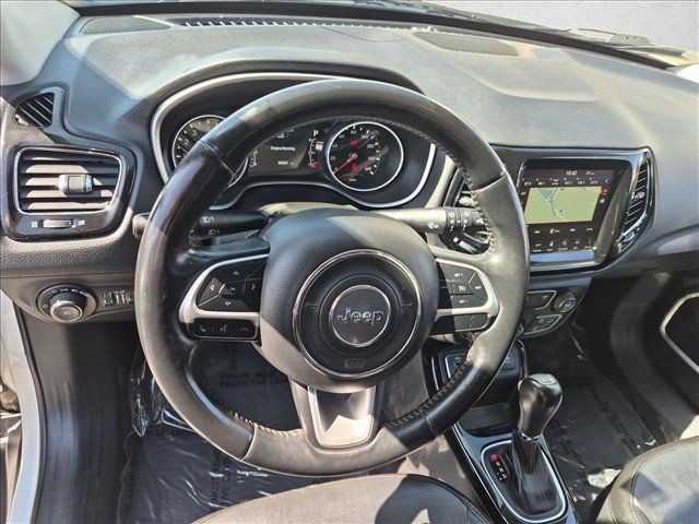 Used 2018 Jeep Compass Limited w/ Navigation Group FWD image 11