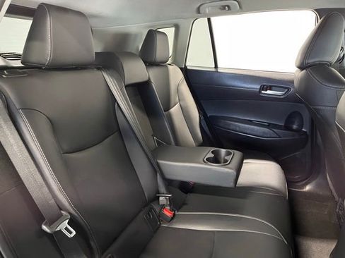Used 2025 Toyota Corolla Cross XLE FWD image 14