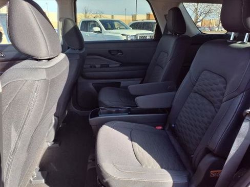 New 2025 Nissan Pathfinder SV image 32