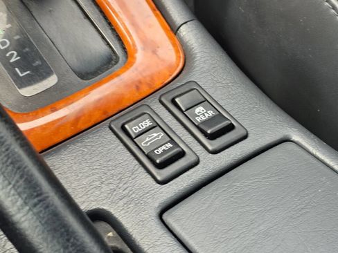 Used 2002 Toyota Solara SE FWD image 32