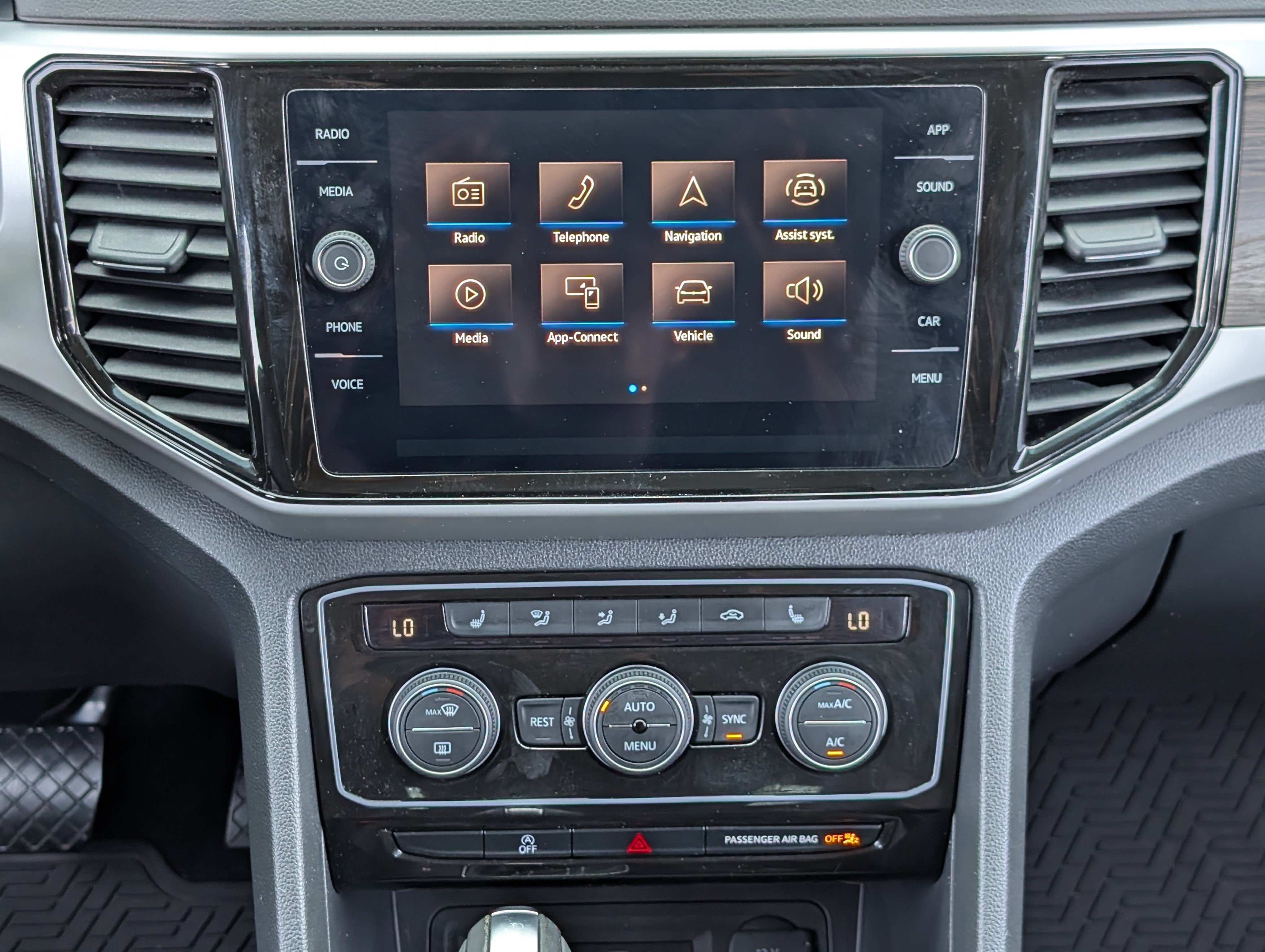 Used 2023 Volkswagen Atlas SE w/ Black Wheel Package FWD image 26