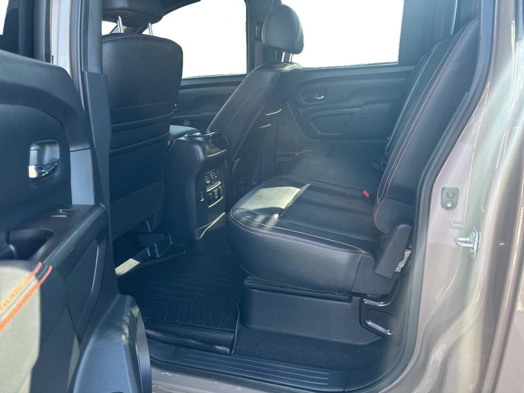Used 2020 Nissan Titan PRO-4X w/ Pro-4x Convenience Package AWD/4WD image 8