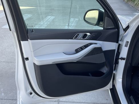 New 2026 BMW X5 xDrive50e image 8