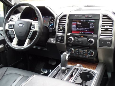 Used 2015 Ford F150 Platinum w/ Equipment Group 701A Luxury AWD/4WD image 31