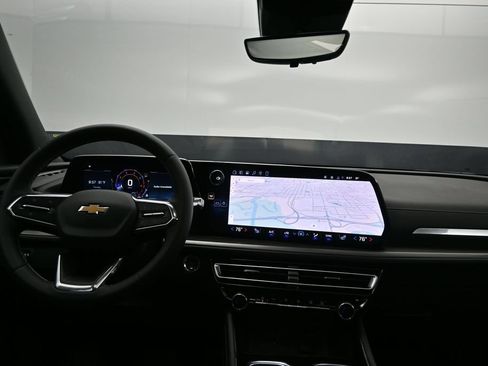 New 2026 Chevrolet Traverse LT w/ Sun and Wheel Package FWD image 19