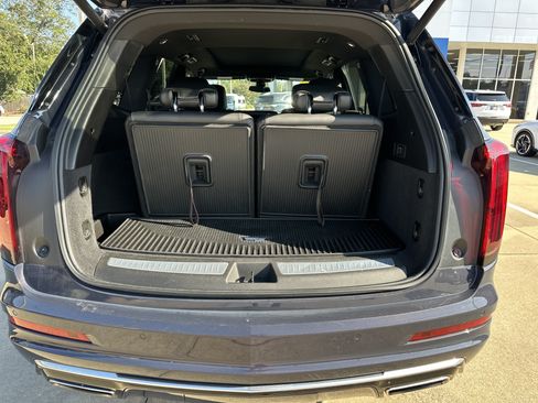 Used 2024 Cadillac XT6 Luxury w/ LPO, Floor Liner Package AWD/4WD image 20