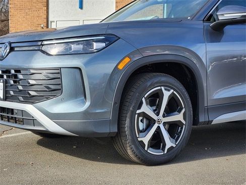 New 2026 Volkswagen Tiguan SE image 8