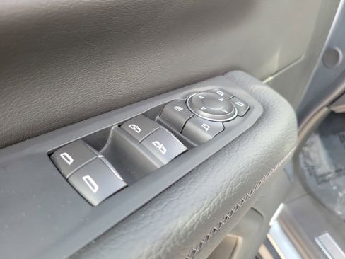 Used 2025 GMC Yukon XL Denali image 26