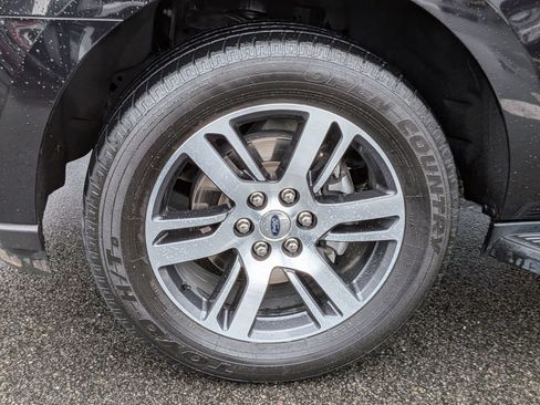 Used 2024 Ford Expedition Limited RWD image 10