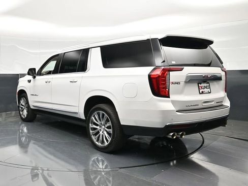 Used 2022 GMC Yukon XL Denali AWD/4WD image 12