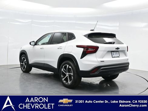 New 2026 Chevrolet Trax RS w/ Driver Confidence Package image 5