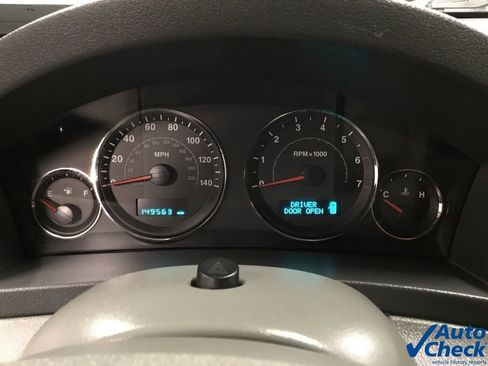 Used 2005 Jeep Grand Cherokee Limited image 46