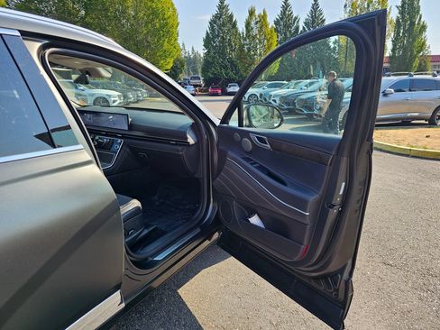 Used 2025 Genesis GV80 3.5T Prestige AWD/4WD image 28