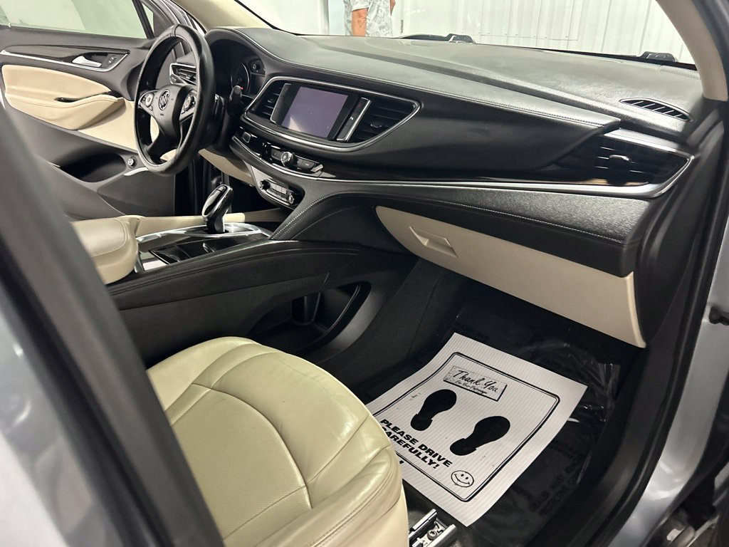 Used 2018 Buick Enclave Essence FWD image 20