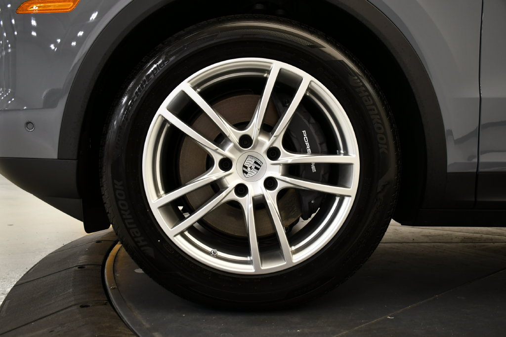 Certified 2026 Porsche Cayenne Coupe AWD/4WD image 16