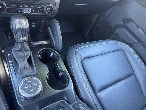 Used 2025 Ford Bronco Big Bend w/ Black Diamond Package AWD/4WD image 19
