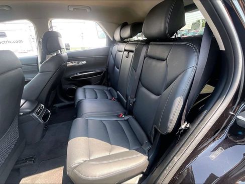 Used 2025 Genesis GV70 2.5T AWD/4WD image 25
