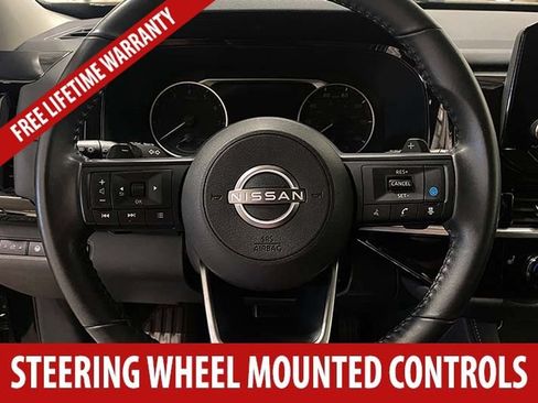 Used 2025 Nissan Pathfinder SV FWD image 11